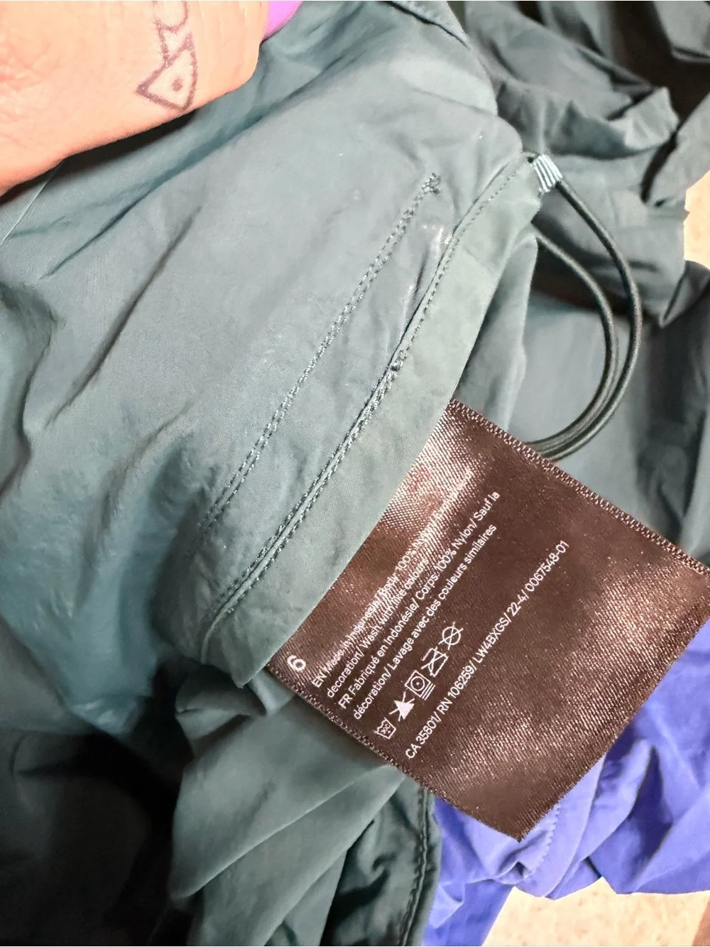 Lululemon Evergreen Cropped Full-Zip Hoodie (Green Jasper/Wild Indigo) Size 6